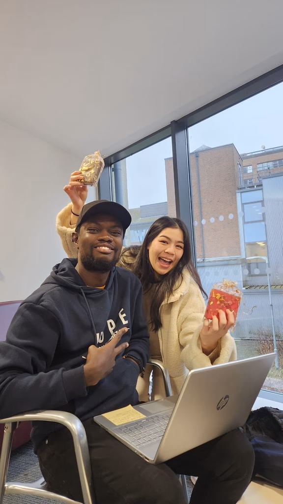 Eben Ace & Natalie (Reading, UK)  